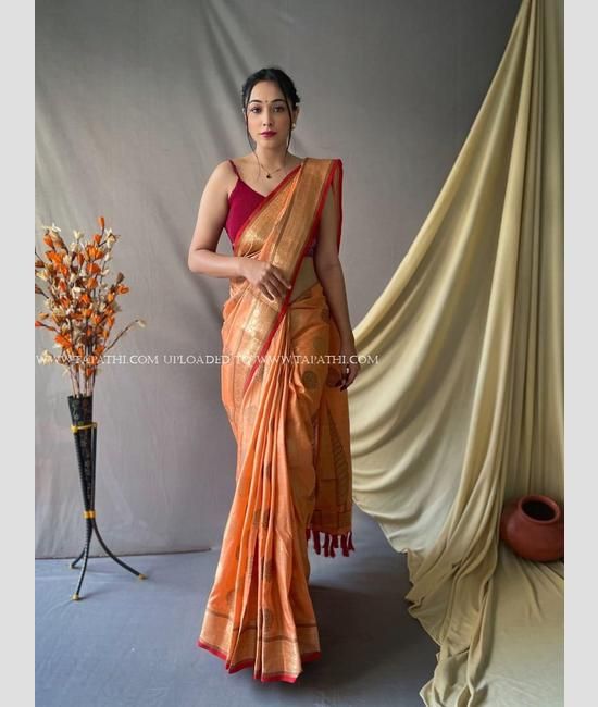 Buy HandwovenWhite Linen saree with zari border in checkered pattern Online  at Best Prices in India - Hecmo